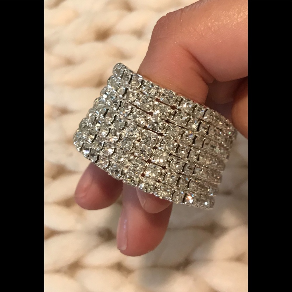 Stretchy 1 Inch Crystal Rhinestone Bracelet ❤️ - Picture 3 of 7